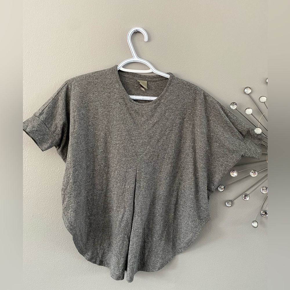 Bench | soft grey flowy  tshirt XS